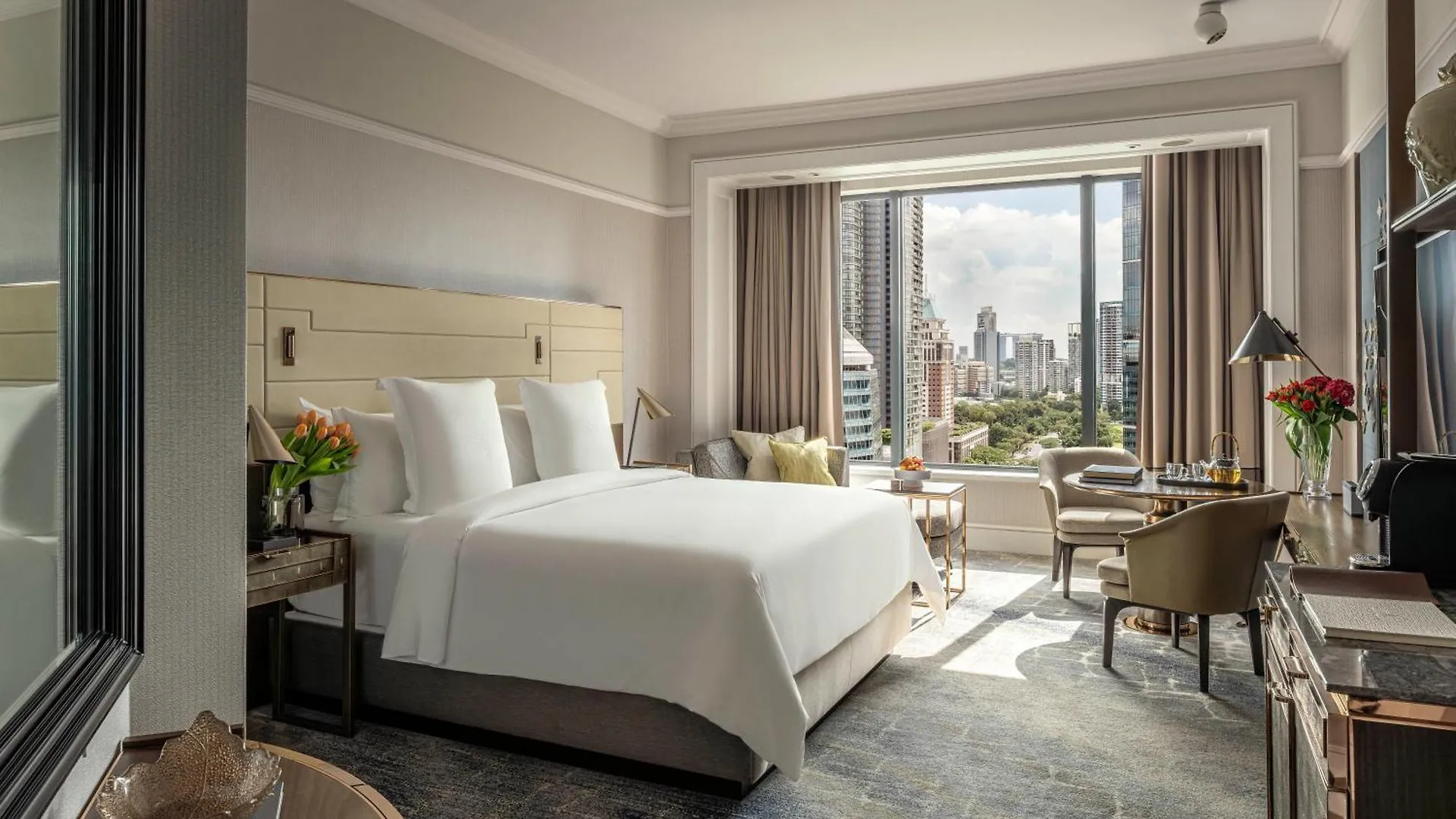 Four Seasons Hotel Singapore Singapore