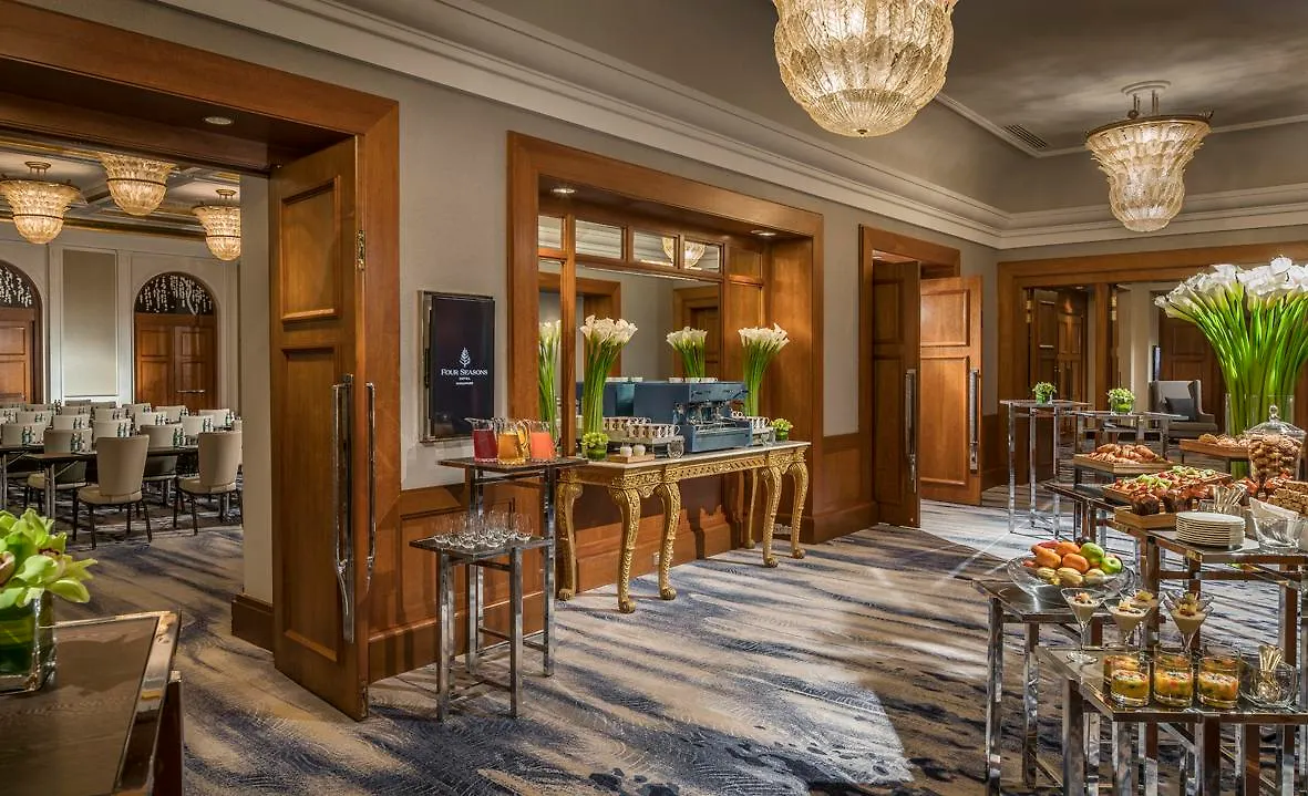 Four Seasons Hotel Singapore