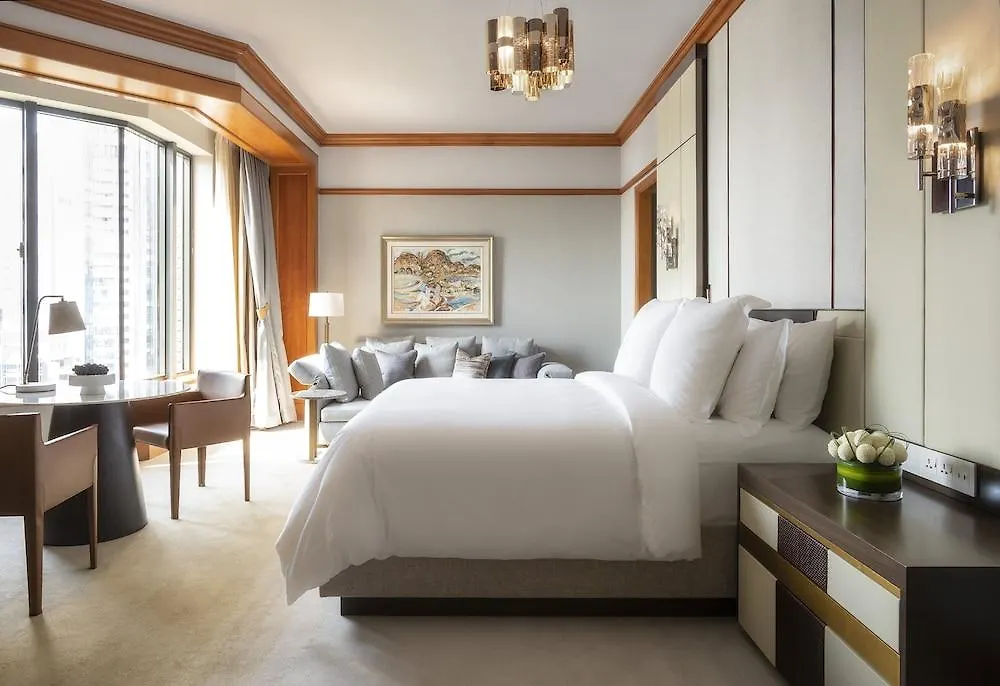 Four Seasons Hotel Singapore 5*,