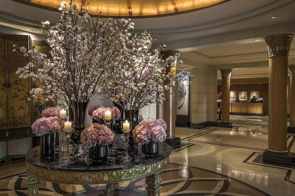 Four Seasons Hotel Singapore Singapore